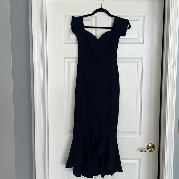 Worn once - Lulus dress - Picture 5 of 9